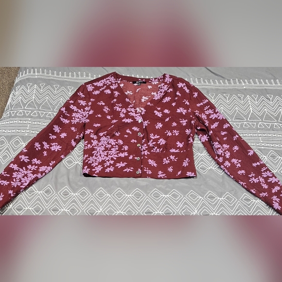 Madewell V-Neck Button Front Shirt Size Small In Cabernet - Picture 2 of 8